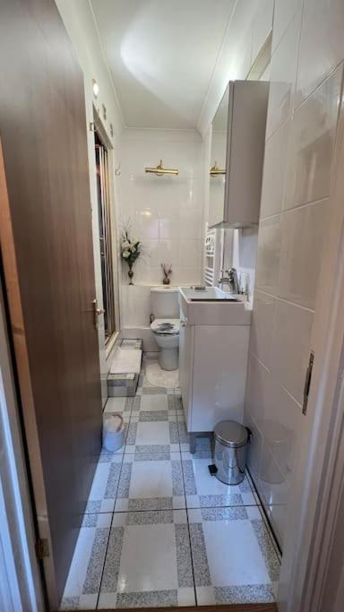 Palaz 6 - 2 Bedroom Flat 埃德蒙顿 外观 照片